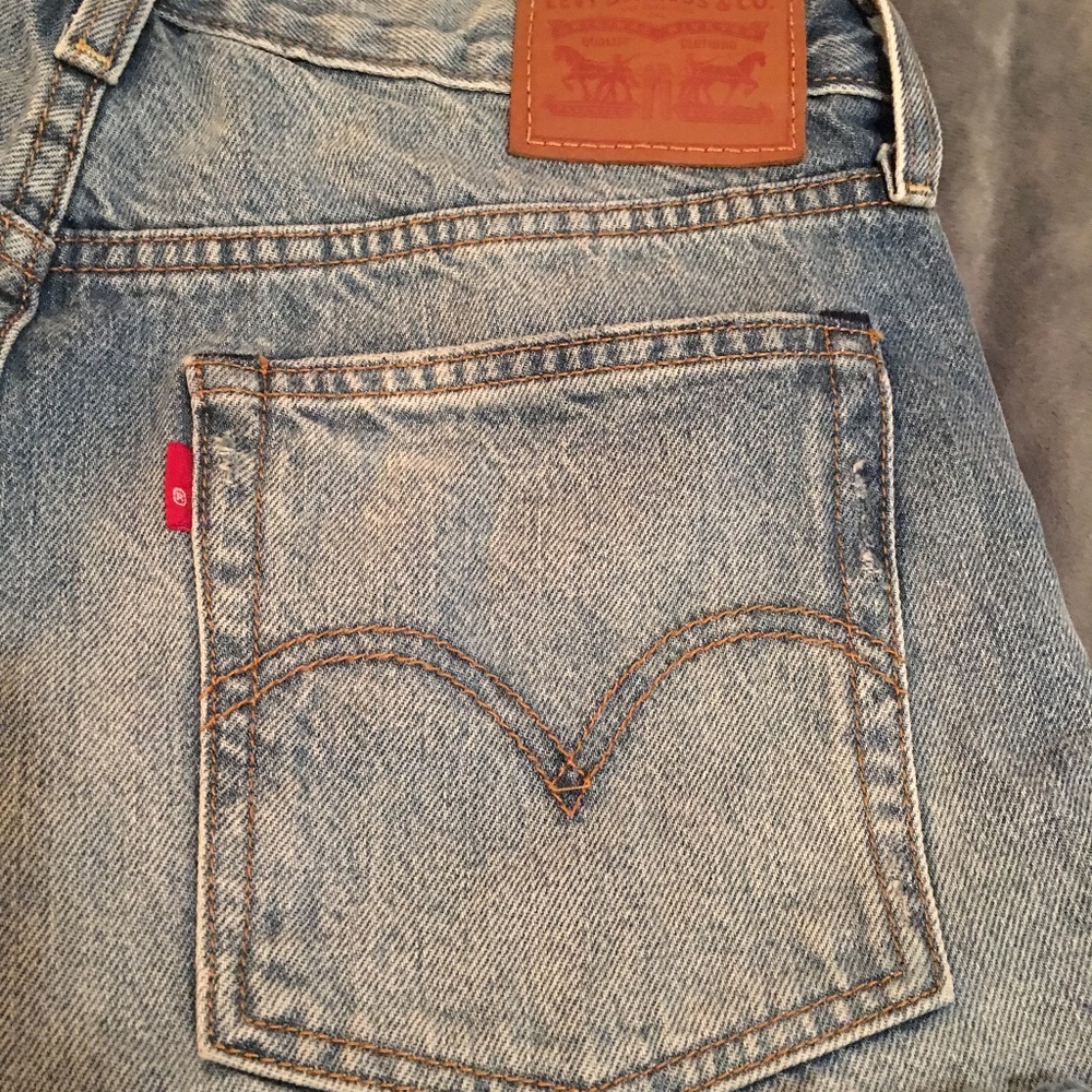 Levi's Cutoff Jean Shorts